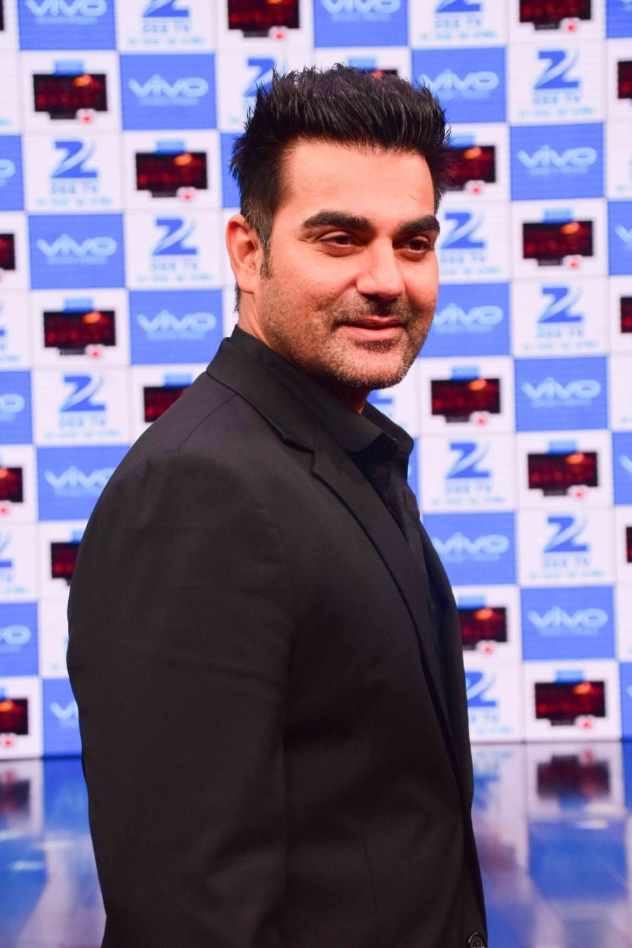 arbaaz khan sanjay kapoor chunky pandey on sets of arbaaz khan sanjay kapoor chunky pandey on sets of