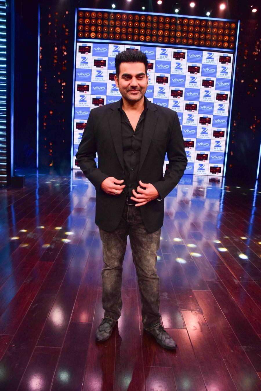 Celebs like Arbaaz Khan, Sanjay Kapoor, Chunky Pandey on the sets of Yaaron Ki Baraat. Arbaaz Khan,Sanjay Kapoor,Chunky Pandey,Yaaron Ki Baraat,Yaaron Ki Baraat on the sets