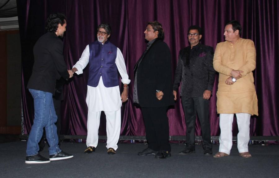 Actors Rucha Inamdar, Swapnil Joshi, Tiger Shroff, Amitabh Bachchan and Riyaz Gangj during the mahurat of Marathi film Bhikari in Mumbai, on Dec 7, 2016. Amitabh Bachchan,Tiger Shroff,Marathi Bhikari film launch,Bhikari film launch,Bhikari film launch pics,Bhikari film launch images,Bhikari film launch photos,Bhikari film launch stills,Bhikari film launch pictures