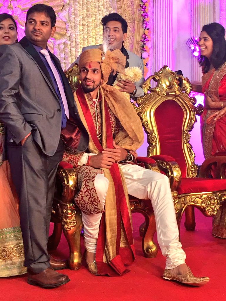 MS Dhoni at Ishant Sharma and Pratima Singh's wedding - Photos,Images ...