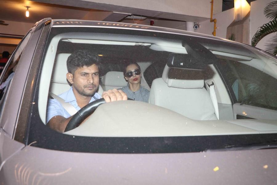 Photos of Malaika Arora Khan, Amrita Arora spotted at Kareena Kapoor's house. Malaika,Arora Amrita Arora,Amrita Arora,Kareena Kapoor,Kareena Kapoor house,Malaika Arora Khan