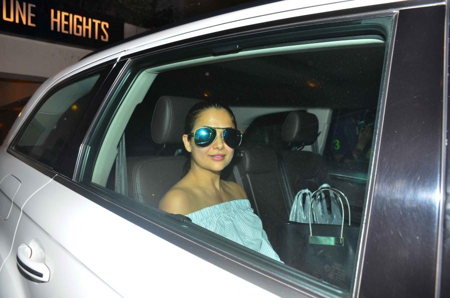 Photos of Malaika Arora Khan, Amrita Arora spotted at Kareena Kapoor's house. Malaika,Arora Amrita Arora,Amrita Arora,Kareena Kapoor,Kareena Kapoor house,Malaika Arora Khan
