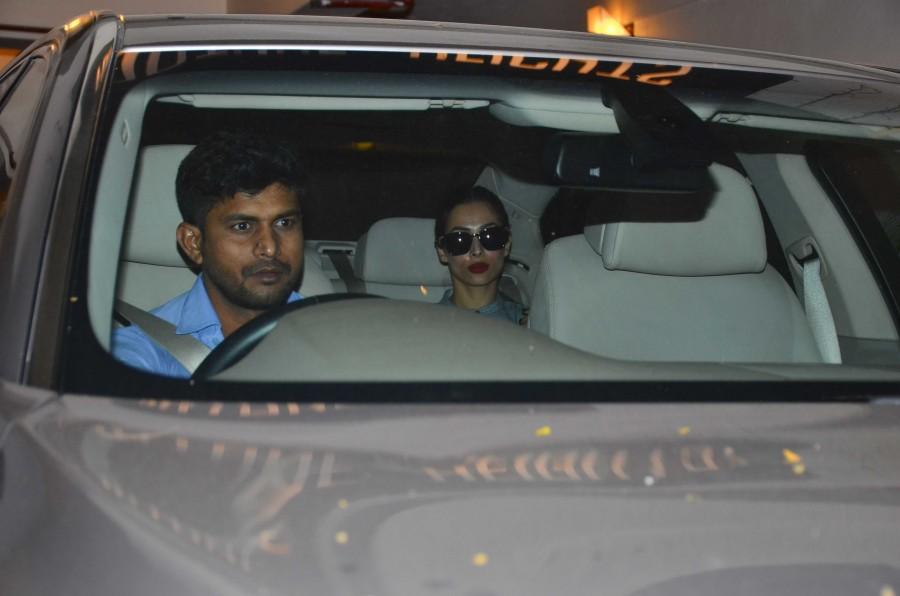 Photos of Malaika Arora Khan, Amrita Arora spotted at Kareena Kapoor's house. Malaika,Arora Amrita Arora,Amrita Arora,Kareena Kapoor,Kareena Kapoor house,Malaika Arora Khan