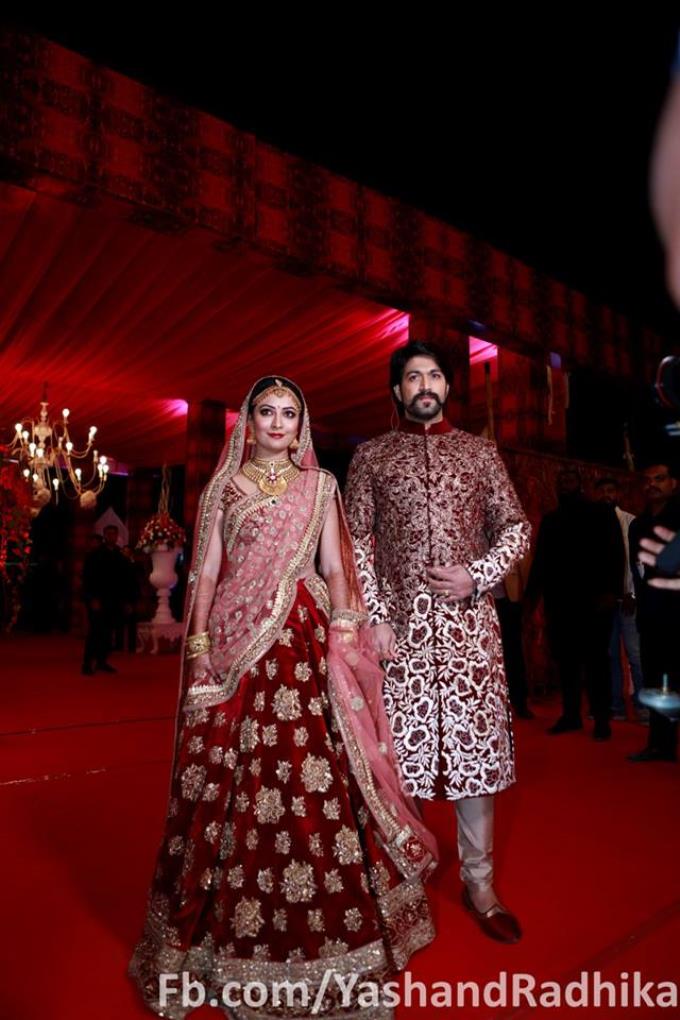 Yash and Radhika Pandit's wedding reception pictures. Yash and Radhika Pandit,Yash,Radhika Pandit,Yash wedding reception,Yash wedding reception pics,Yash wedding reception images,Yash wedding reception photos,Yash wedding reception stills,Radhika Pandit wedding reception,Radhika Pandit wedding reception pics