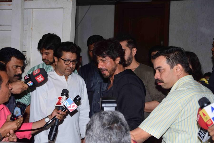 Photos of Bollywood actor Shah Rukh Khan meets Raj Thackeray ahead of release of Raees. Shah Rukh Khan meets Raj Thackeray,Shah Rukh Khan,SRK meets Raj Thackeray,Raj Thackeray,Raees Release,Raees,Raees movie Release,SRK