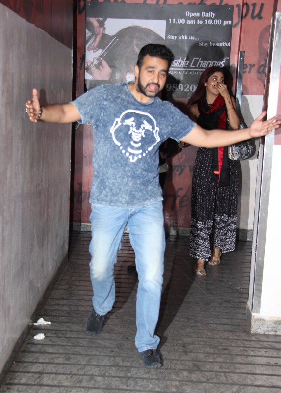 Photos of Bollywood actress Shilpa Shetty with family spotted at Juhu PVR in Mumbai. Shilpa Shetty,Shilpa Shetty with family,Shilpa Shetty with family at Juhu,Shilpa Shetty new pics,Shilpa Shetty new images,Shilpa Shetty new photos,Shilpa Shetty new stills,Shilpa Shetty new pictures