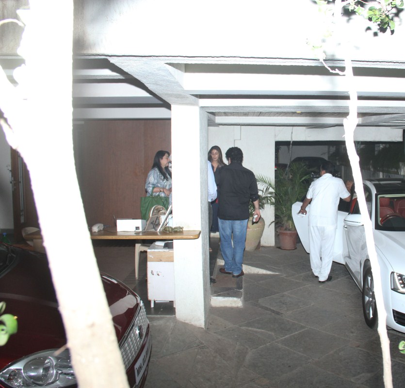 Photos of Abhishek Bachchan with sister and Sajid Khan with sister spotted at Sonali Bendre's house. Abhishek Bachchan,Abhishek Bachchan with sister,Sajid Khan,Sajid Khan with sister,Sonali Bendre,Abhishek,Shweta Bachchan,Zoya Akhtar,Sajid Khan,Sonali Bendre Wedding Anniversary,Sonali Bendre Wedding Anniversary pics,Sonali Bendre Wedding Anniversary imag