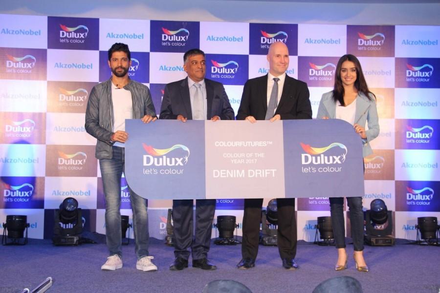 Photos of Actor Farhan Akhtar and Shraddha Kapoor launch Dulux new color range. Farhan Akhtar and Shraddha Kapoor,Farhan Akhtar,Shraddha Kapoor,Dulux new color range,Dulux new color range launch,Farhan Akhtar launch Dulux new color range,Shraddha Kapoor launch Dulux new color range