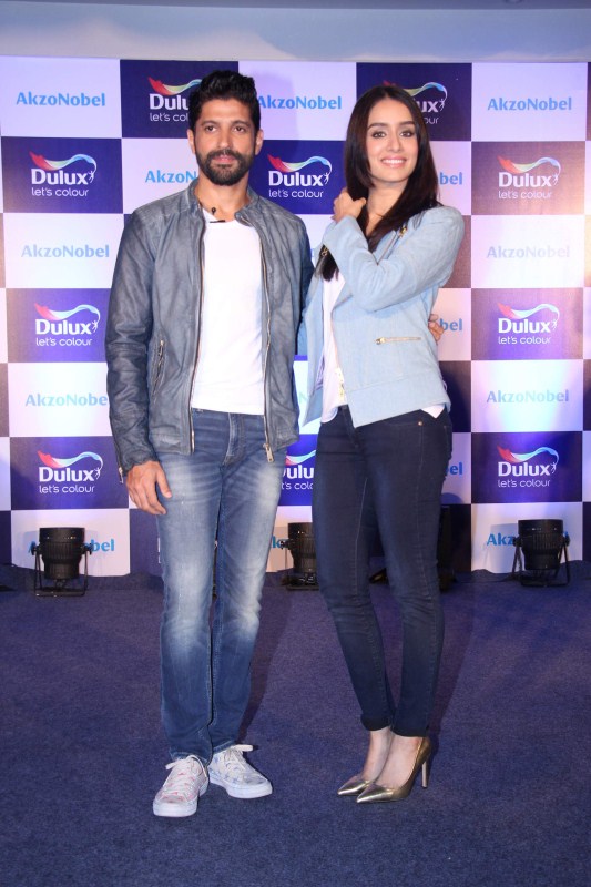 Photos of Actor Farhan Akhtar and Shraddha Kapoor launch Dulux new color range. Farhan Akhtar and Shraddha Kapoor,Farhan Akhtar,Shraddha Kapoor,Dulux new color range,Dulux new color range launch,Farhan Akhtar launch Dulux new color range,Shraddha Kapoor launch Dulux new color range