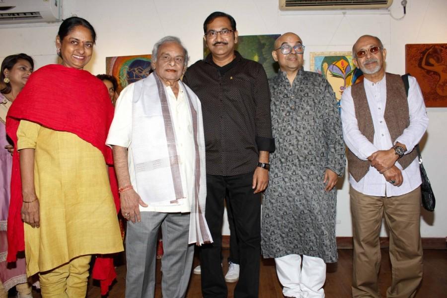 Artist Sydney Lobo with Bollywood actor Talluri Rameshwari, music composer Anandji Virji Shah, singer Sudesh Bhosle and television actor Deepak Qazir during the inauguration of art exhibition Sydney Lobo, in Mumbai, India on December 12, 2016. Talluri Rameshwari,Anandji Virji Shah,Sudesh Bhosle,Deepak Qazir,music composer Anandji Virji Shah,singer Sudesh Bhosle