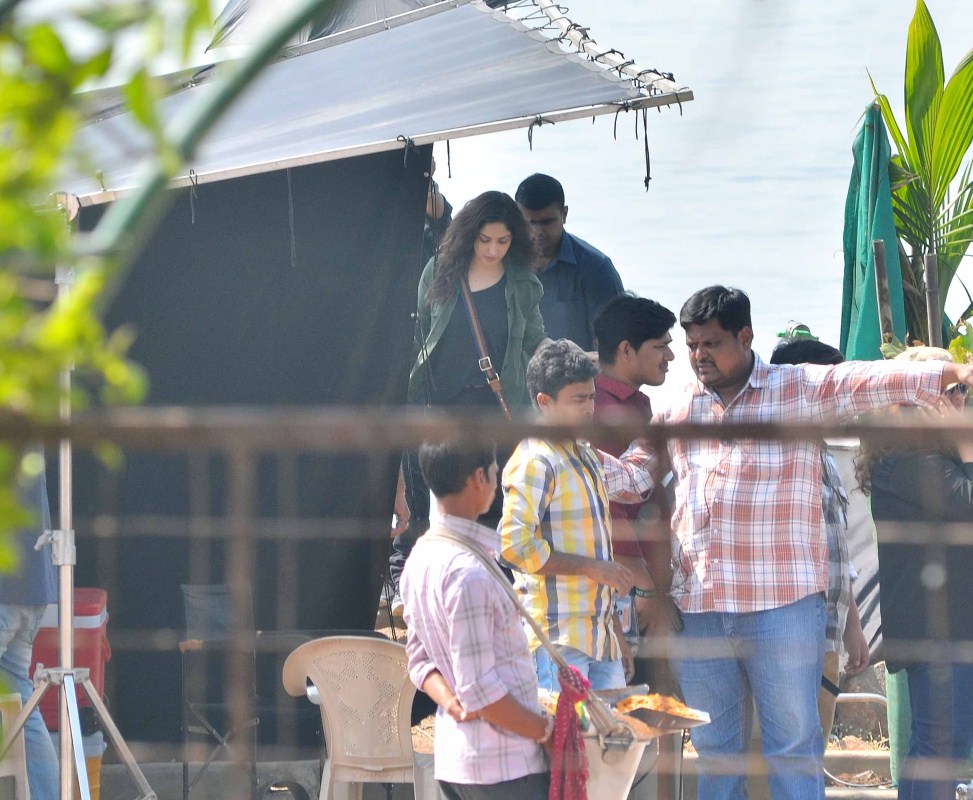 The actress who will be seen in Kaabil also has one more movie lined up in her kitty. Yami who is playing a blind girl in Kaabil has stunned the masses with her intensifying look in Sarkar 3. Yami Gautam,Yami Gautam shoot for Sarkar 3,Sarkar 3,Kaabil,Yami Gautam on the sets Sarkar 3,Sarkar 3 shooting,Sarkar 3 on the sets,Yami Gautam in Sarkar 3,Yami Gautam pics,Yami Gautam images,Yami Gautam photos,Yami Gautam stills,Yami Gautam pictures