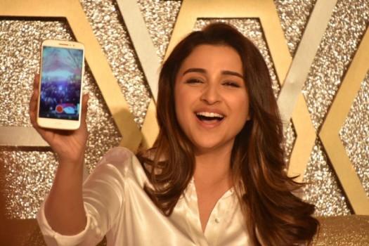 Photos of Bollywood actress Parineeti Chopra launches Motorola's Moto M Smart Phone.