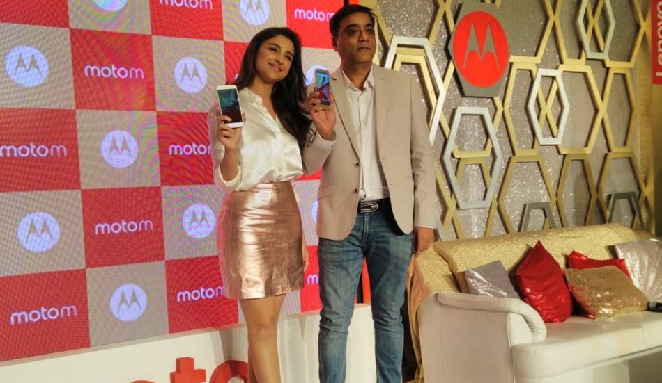 Photos of Bollywood actress Parineeti Chopra launches Motorola's Moto M Smart Phone. Parineeti Chopra,Motorola's Moto M Smart Phone,Moto M Smart Phone,Moto M,Moto M Smart Phone launch,Moto M Smart Phone pics,Moto M Smart Phone images,Moto M Smart Phone photos,Moto M Smart Phone stills,Moto M Smart Phone pictures