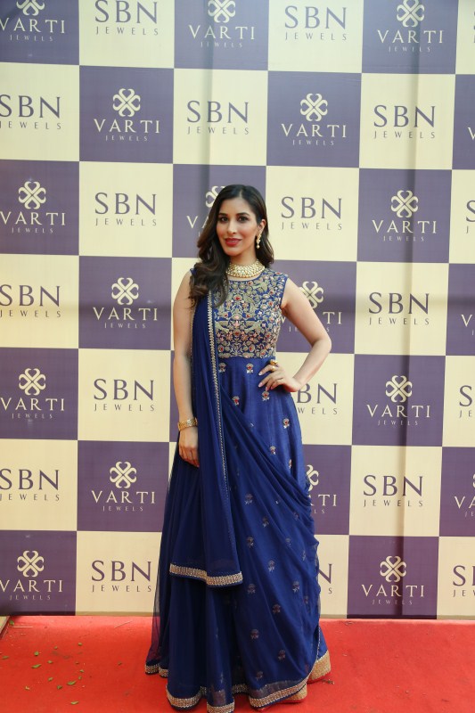 Actress & model famous Diva also got smitten by attraction of "VARTI JEWELS", recently launched by hand of Shilpa Shetty Kundra, actress & model famous Sophie Choudhary also could not stop herself to visit this store, and her reaction was "Wow". Sophie Chaudhary,Sophie Chaudhary visits The Showroom of Varti Jewels,Sophie Chaudhary at The Showroom of Varti Jewels,The Showroom of Varti Jewels,Varti Jewels,Varti Jewels showroom,actress Sophie Chaudhary,Sophie Chaudhary latest pics,Sophie Chaudhary l