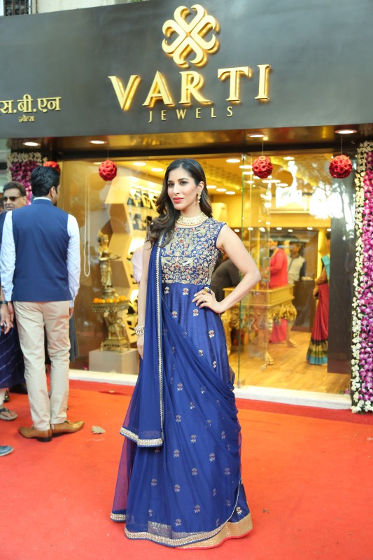 Actress & model famous Diva also got smitten by attraction of "VARTI JEWELS", recently launched by hand of Shilpa Shetty Kundra, actress & model famous Sophie Choudhary also could not stop herself to visit this store, and her reaction was "Wow". Sophie Chaudhary,Sophie Chaudhary visits The Showroom of Varti Jewels,Sophie Chaudhary at The Showroom of Varti Jewels,The Showroom of Varti Jewels,Varti Jewels,Varti Jewels showroom,actress Sophie Chaudhary,Sophie Chaudhary latest pics,Sophie Chaudhary l