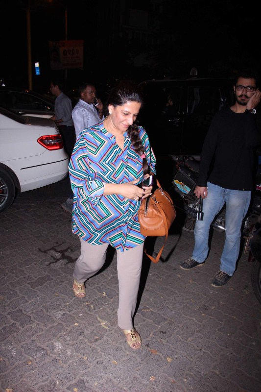 Ranveer Singh took his mother out for a dinner in Mumbai last evening. Actor Ranveer spotted in dark track pants with an orange t-shirt while his mom was wearing a grey pants with a printed Kurta. Ranveer Singh,Ranveer Singh with his mother,Ranveer Singh mother,Padmavati,Sanjay Leela Bhansali,Deepika Padukone,Shahid Kapoor