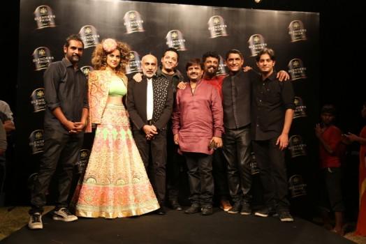 Karsh Kale, Kangana Ranaut, Manish Arora, Ragu Dixit and Gaurav Raina at Blenders Pride Fashion Tour 2016.