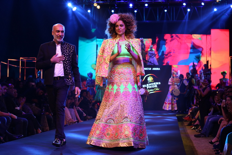 Manish Arora with Showstopper Kangana Ranaut at the Blenders Pride Fashion Tour 2016. Kangana Ranaut,Kangana Ranaut at Blenders Pride Fashion Tour 2016,Blenders Pride Fashion Tour 2016,Blenders Pride Fashion Tour,Kangana Ranaut hot pics,Kangana Ranaut hot images,Kangana Ranaut hot photos,Kangana Ranaut hot stills,Kangana Ranaut hot picture