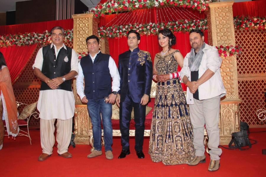 Aman Verma tied the knot with long-time girlfriend Vandana Lalwani on December 14. Aman Verma,Vandana Lalwani,Aman Verma and Vandana Lalwani wedding,Aman Verma and Vandana Lalwani marriage,Aman Verma and Vandana Lalwani wedding Reception,Aman Verma and Vandana Lalwani wedding Reception pics,Aman Verma and Vandana Lalwani wedding Recepti