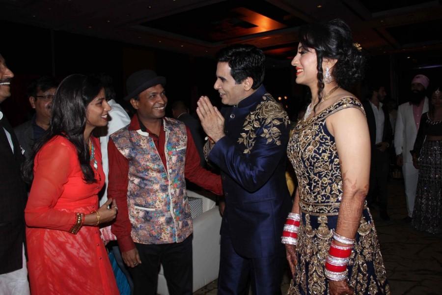 Aman Verma tied the knot with long-time girlfriend Vandana Lalwani on December 14. Aman Verma,Vandana Lalwani,Aman Verma and Vandana Lalwani wedding,Aman Verma and Vandana Lalwani marriage,Aman Verma and Vandana Lalwani wedding Reception,Aman Verma and Vandana Lalwani wedding Reception pics,Aman Verma and Vandana Lalwani wedding Recepti