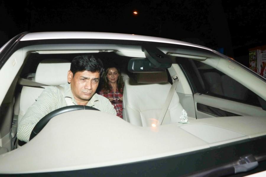 Karan Johar and Gauri Khan spotted at Ranbir Kapoor new house. Karan Johar,Gauri Khan,Ranbir Kapoor,Ranbir Kapoor new house,Ranbir Kapoor house,Gauri Khan spotted at Ranbir Kapoor new house