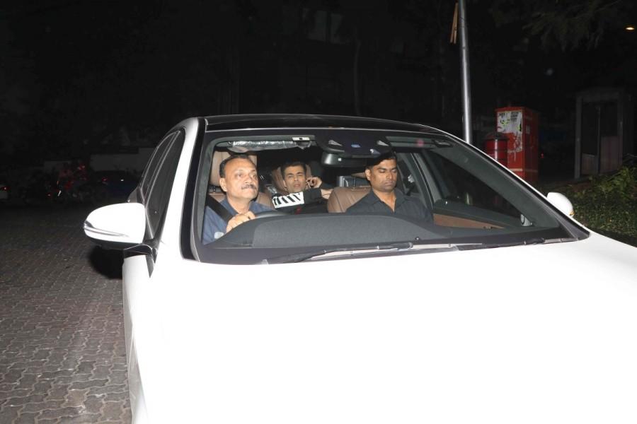 Karan Johar and Gauri Khan spotted at Ranbir Kapoor new house. Karan Johar,Gauri Khan,Ranbir Kapoor,Ranbir Kapoor new house,Ranbir Kapoor house,Gauri Khan spotted at Ranbir Kapoor new house
