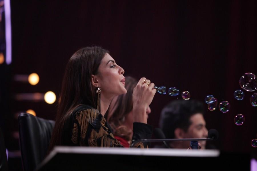 Fun moments of judges and host on the set of Jhalak Dikhhla Jaa. Karan Johar,Jacqueline Fernandez,Farah Khan,Manish Paul,Jhalak Dikhhla Jaa,Jhalak Dikhhla Jaa on the sets,fun moments on Jhalak Dikhhla Jaa,Fun moments of judges