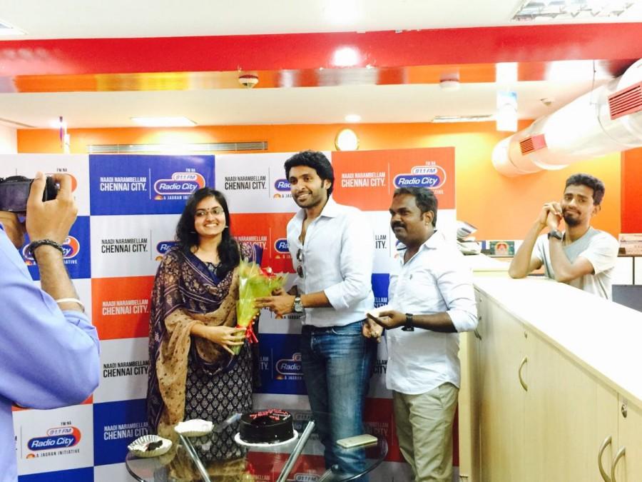 South Indian Actor Vikram Prabhu promotes his upcoming movie Veera Sivaji at Radio City in Chennai. Vikram Prabhu,Veera Sivaji,Veera Sivaji promotion,Veera Sivaji movie promotion,Veera Sivaji promotion at Radio City,Radio City,Vikram Prabhu promotes Veera Sivaji,Radio City in Chennai