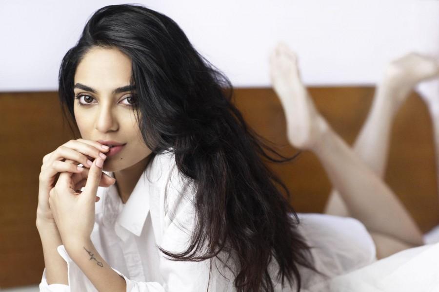 Sobhita Dhulipala: This girl is the first runner-up of Miss India 2013. Her first film was Raman Raghav 2.0 and now she is working on 3 projects. Chef with Saif Ali Khan, Kalanghadi which is a multi-starrer movie and one Telugu movie. Vicky Kaushal,Taheer Raj Bhasin,Shweta Tripathi,Jim Sarbh,Sayani Gupta,B-town celebs