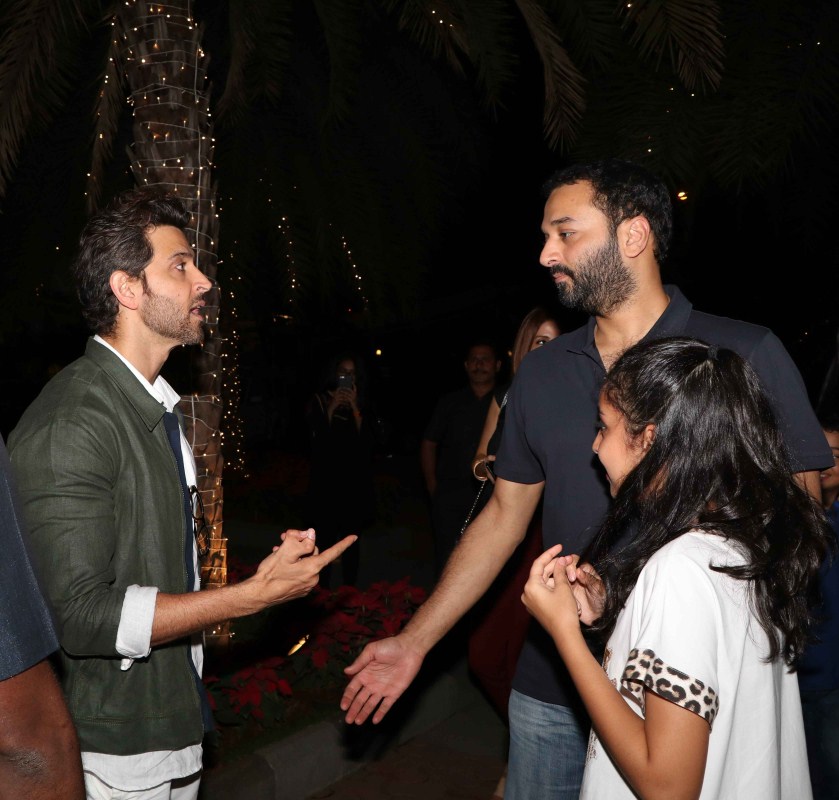 Photos of Bollywood actress Hrithik Roshan along with Sussanne Khan and Kids spotted at Bandra. Hrithik Roshan,Hrithik Roshan with Kids,Hrithik Roshan spotted at Bandra,Hrithik Roshan new pics,Hrithik Roshan new images,Hrithik Roshan new photos,Hrithik Roshan new stills,Sussanne Khan,Hrithik Roshan and Sussanne Khan
