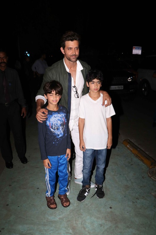 Photos of Bollywood actress Hrithik Roshan along with Sussanne Khan and Kids spotted at Bandra. Hrithik Roshan,Hrithik Roshan with Kids,Hrithik Roshan spotted at Bandra,Hrithik Roshan new pics,Hrithik Roshan new images,Hrithik Roshan new photos,Hrithik Roshan new stills,Sussanne Khan,Hrithik Roshan and Sussanne Khan