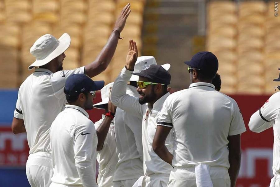 England Team: Alastair Cook (captain), Keaton Jennings, Joe Root, Moeen Ali, Ben Stokes, Jonny Bairstow (wicketkeeper), Jos Buttler, Adil Rashid, Stuart Broad, Liam Dawson, Jake Ball. England win toss,England vs India,India vs England,India vs England Test Series,India vs England Fifth Test,India vs England pics,India vs England images,India vs England photos,India vs England stills,India vs England pictures