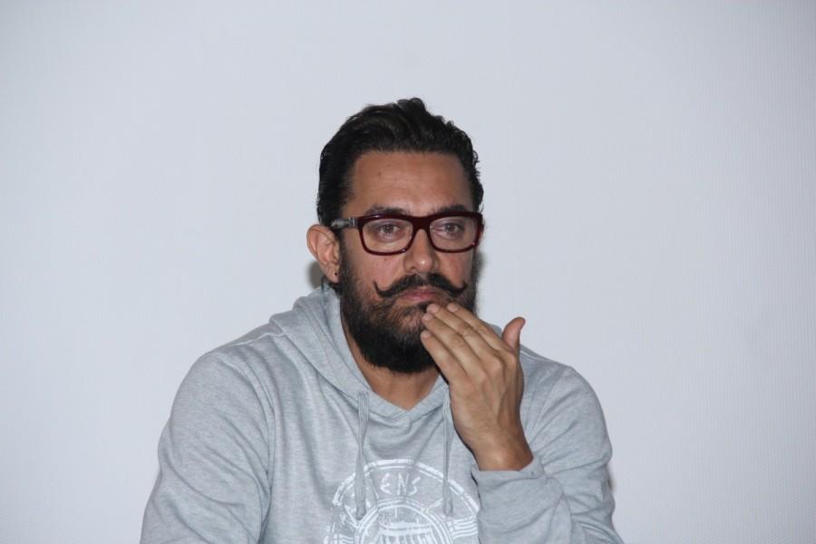 The film brings to the forefront the challenges faced by the young girl in her journey to fulfill her dreams as her father opposes her passion for the art. In a trailer which unveils smaller relatable aspects of the life of the young girl, Zaira is seen taking to a video sharing site to put forth her songs in disguise. Aamir Khan,Advit Chandan,Akash Chawla,Secret Superstar,Secret Superstar trailer,Secret Superstar trailer launch,Actor Aamir Khan,Secret Superstar trailer launch pics,Secret Superstar trailer launch images,Secret Superstar trailer launch photos,Secret Supe