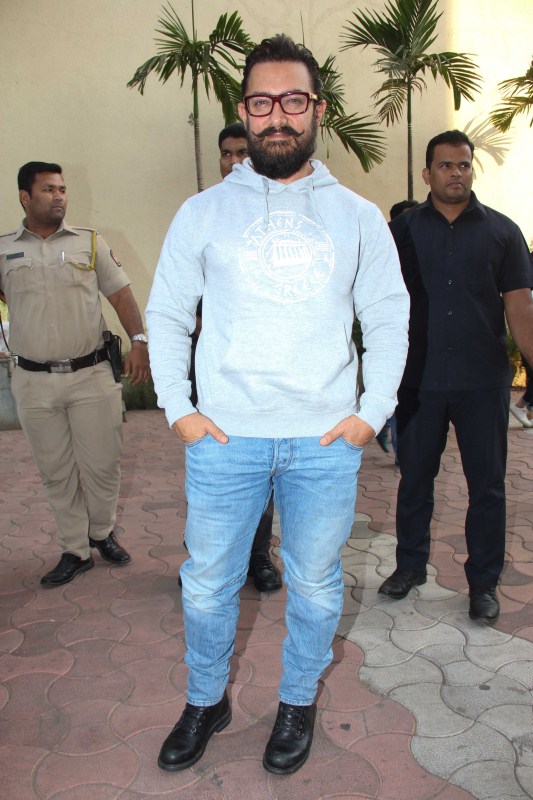 The teaser launch event was attended by Akash Chawla of Zee Studio's in addition to Aamir Khan and Advait Chandan. Zee Studios presents Aamir Khan Productions' next film Secret Superstar, written-directed by Advait Chandan. The film is scheduled to release on 4 August 2017. Aamir Khan,Advit Chandan,Akash Chawla,Secret Superstar,Secret Superstar trailer,Secret Superstar trailer launch,Actor Aamir Khan,Secret Superstar trailer launch pics,Secret Superstar trailer launch images,Secret Superstar trailer launch photos,Secret Supe