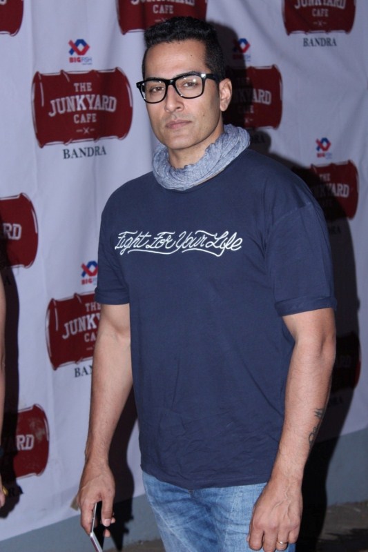 Model Sudhanshu Pandey during the launch of Junkyard Cafe in Mumbai on Dec 16, 2016. Kanika Kapoor,Prahlad Kakkar,Kunaal Roy Kapur,Sudhanshu Pandey,Arbaaz Khan,Launch of Junkyard Cafe,Junkyard Cafe launch,Junkyard Cafe launch pics,Junkyard Cafe launch images,Junkyard Cafe launch photos,Junkyard Cafe launch stills,Junkyard Cafe launch pict