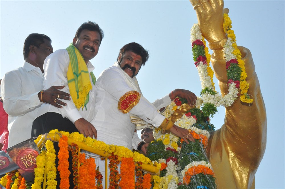 South Indian Actor Nandamuri Balakrishna at NTR statue, Karimnagar in Telangana. Nandamuri Balakrishna,NTR statue,NTR,Nandamuri Balakrishna at NTR statue,Balakrishna at NTR statue,Balakrishna visits NTR statue