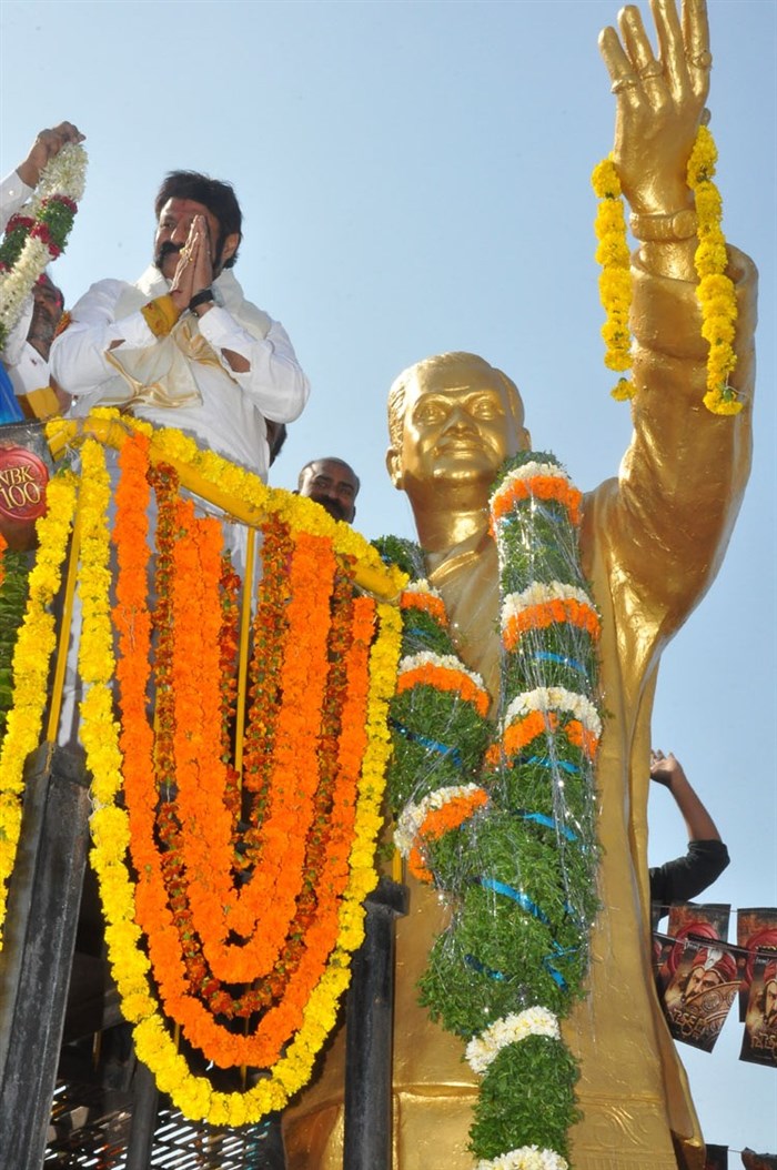 South Indian Actor Nandamuri Balakrishna at NTR statue, Karimnagar in Telangana. Nandamuri Balakrishna,NTR statue,NTR,Nandamuri Balakrishna at NTR statue,Balakrishna at NTR statue,Balakrishna visits NTR statue