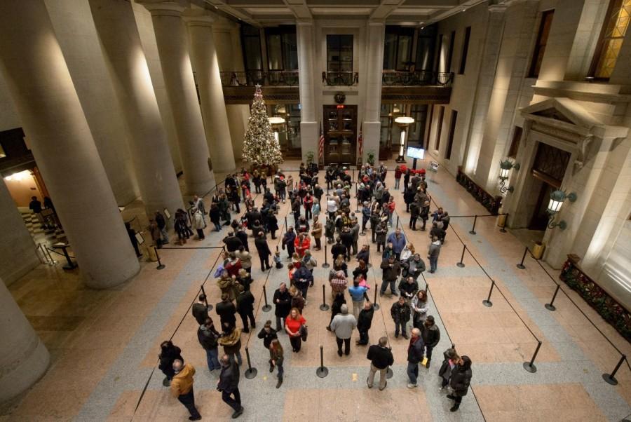 Members of the public wait in line to pay their respects to former astronaut and U.S. Senator John Glenn as he lies in repose, under a United States Marine honor guard, in the Rotunda of the Ohio Statehouse in Columbus, Ohio, U.S., December 16, 2016. John Glenn,last respect John Glenn,John Glenn in Ohio,U.S. Sen. John Glenn,astronaut John Glenn,Ohio Statehouse