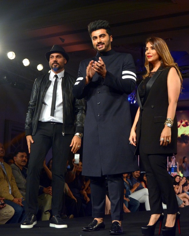 Actor Arjun Kapoor during the Blenders Pride Fashion tour in Bengaluru on Dec 18, 2016. Arjun Kapoor,Kriti Sanon,Blenders Pride Fashion tour,Fashion tour,Blenders Pride Fashion tour pics,Blenders Pride Fashion tour images,Blenders Pride Fashion tour photos,Blenders Pride Fashion tour stills,Blenders Pride Fashion tour pictures
