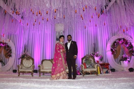 Photographer Munna wedding reception held in Mumbai.