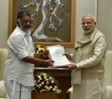 Panneerselvam,O Panneerselvam,Narendra Modi,Panneerselvam meets Narendra Modi,Jayalalithaa,J Jayalalithaa,Bharat Ratna for Jayalalithaa,Bharat Ratna