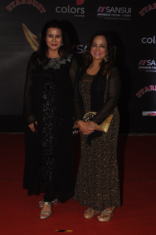 Smita Thackeray and Poonam Dhillon at Sansui COLORS Stardust Awards. Shah Rukh Khan,Anil Kapoor,Amitabh Bachchan,Jaya Bachchan,Ranbir Kapoor,Sonam Kapoor,Jacqueline Fernandez,Varun Dhawan,Priyanka Chopra,Salman Khan,Kajol,Anushka Sharma,Aishwarya Rai Bachchan,Sansui COLORS Stardust Awards,celebs at Sansui COLORS Stardust A