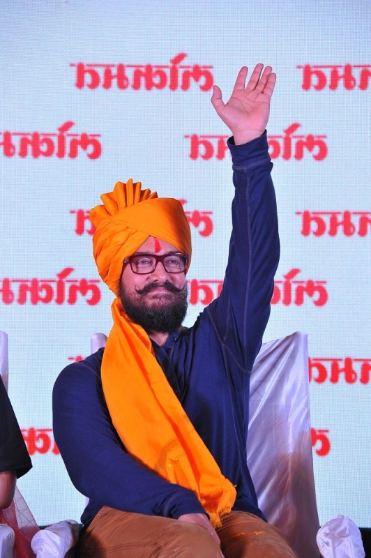 Aamir Khan kickstarted printing of Sakhi Magazine of Lokmat - the largest women special supplement in Maharashtra empowering women. He connected with the audience by speaking in Marathi and also spoke about his upcoming movie Thugs of Hindustan for which he is sporting a beard. Aamir Khan,Dangal,Dangal girls,Kushti competition,Kushti competition winner in Kolhapur,actor Aamir Khan,Dangal promotion,Dangal movie promotion