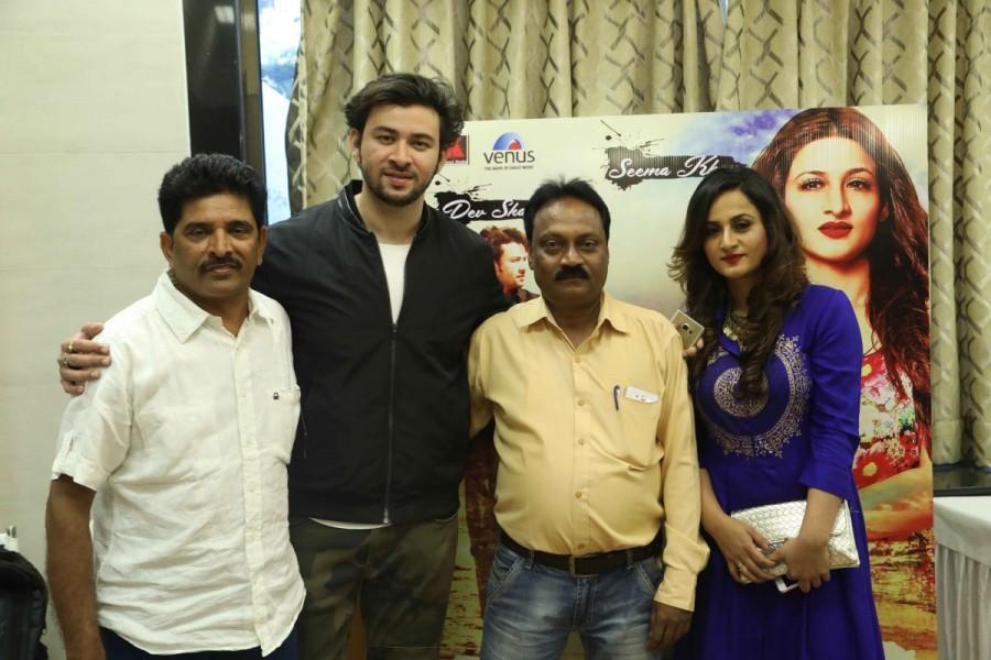 Teri Yaad Mein music launch event held in Mumbai. Celebs like Seema Khan, Dev Sharma, Vinod, Sunny Shah and others graced the event. Seema Khan,Dev Sharma,Vinod,Sunny Shah,Teri Yaad Mein,Teri Yaad Mein music,Teri Yaad Mein music launch,Teri Yaad Mein music launch pics,Teri Yaad Mein music launch images,Teri Yaad Mein music launch photos,Teri Yaad Mein music launch stills,Teri Yaad Mein