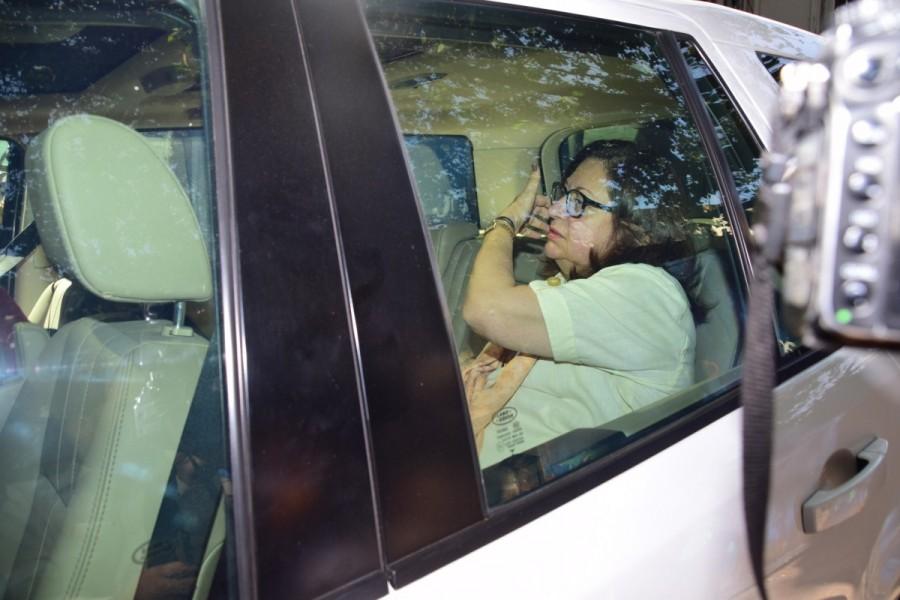 Saif Ali Khan, Randhir Kapoor visit Kareena Kapoor Khan and Taimur Ali Khan Pataudi at the hospital Saif Ali Khan,Randhir Kapoor,Kareena Kapoor,Taimur Ali Khan,Kareena Kapoor boy baby,Kareena Kapoor Khan,Kareena Kapoor baby,Taimur Ali Khan pics,Taimur Ali Khan images,Saif and Kareena,Taimur Ali Khan Pataudi