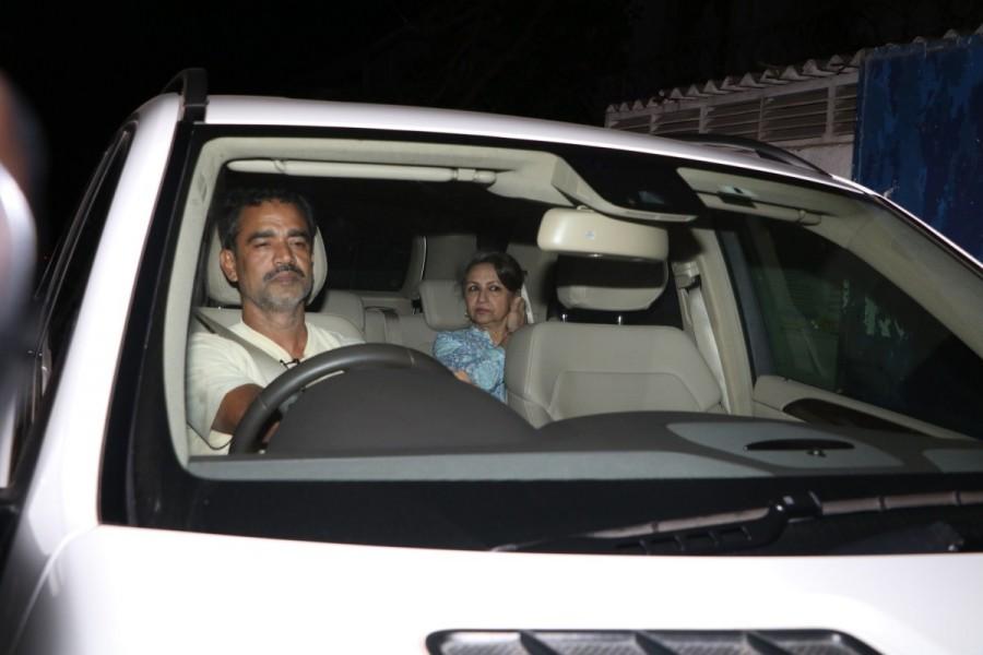 Bollywood actor Sharmila Tagore arrives at Breach Candy hospital to meet actor Kareena Kapoor, in Mumbai, India on December 20, 2016. Kareena and her husband Saif Ali Khan were blessed with a baby boy on Tuesday morning. Sharmila Tagore,Saba Ali Khan,Breach Candy Hospital,Kareena Kapoor Khan,Kareena Kapoor,Kareena Kapoor Khan son,Taimur Ali Khan Pataudi,Taimur Ali Khan