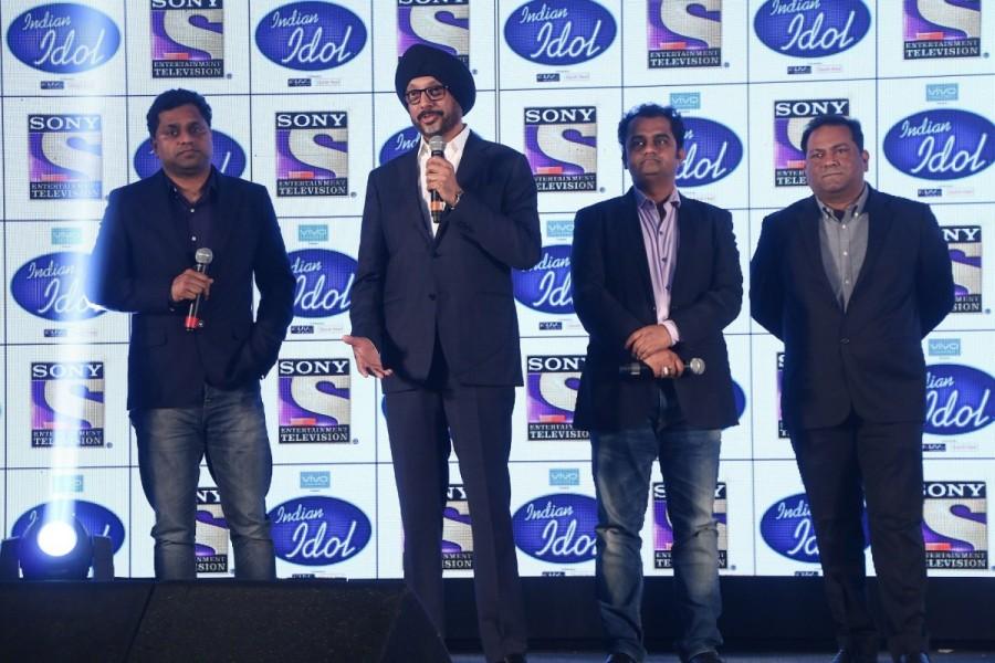 Celebs like Sonu Nigam, Farah Khan and Anu Malik along with show hosts Karan Wahi and Paritosh Tripthi at the launch of Sony Entertainment Television's upcoming singing reality show Indian Idol 9. Sonu Nigam,Farah Khan,Anu Malik,Karan Wahi,Paritosh Tripthi,Indian Idol 9,singing reality show,Indian Idol