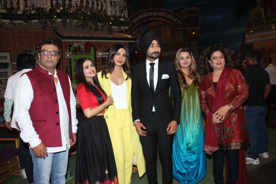 Punjabi singer Ranjit Bawa, stand-up comedian Sunil Grover, Bollywood actor Priyanka Chopra, filmmaker Karaan Guliani and Punjabi film actor Simi Chahal during the promotion of Punjabi film Sarvann on the sets of the Kapil Sharma Show in Mumbai. Priyanka Chopra,Ranjit Bawa,Punjabi film Sarvann,Sarvann,Sarvann promotion,Sarvann movie promotion,The Kapil Sharma Show,filmmaker Karaan Guliani,Karaan Guliani,Simi Chahal
