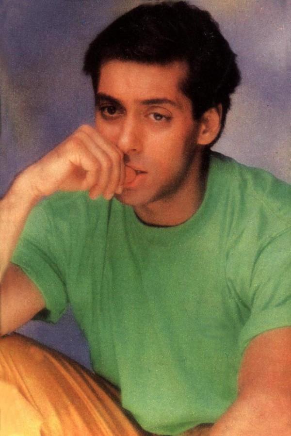 Salman Khan A Look At Dabangg Stars Life Rare And Unseen Photos Photosimagesgallery 5566 