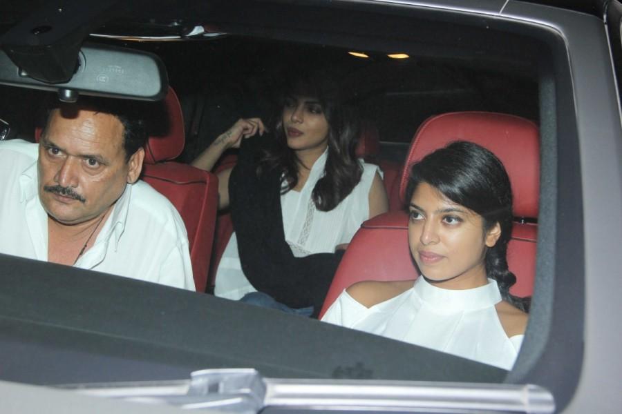 Bollywood actress Priyanka Chopra, Arpita Khan and Sohail Khan snapped post dinner at Hakkasan Restaurant in Mumbai. Priyanka Chopra,Arpita Khan,Priyanka Chopra and Arpita Khan,Sohail Khan,Hakkasan Restaurant,Priyanka Chopra pics,Priyanka Chopra images,Priyanka Chopra photos,Priyanka Chopra stills,Priyanka Chopra pictures